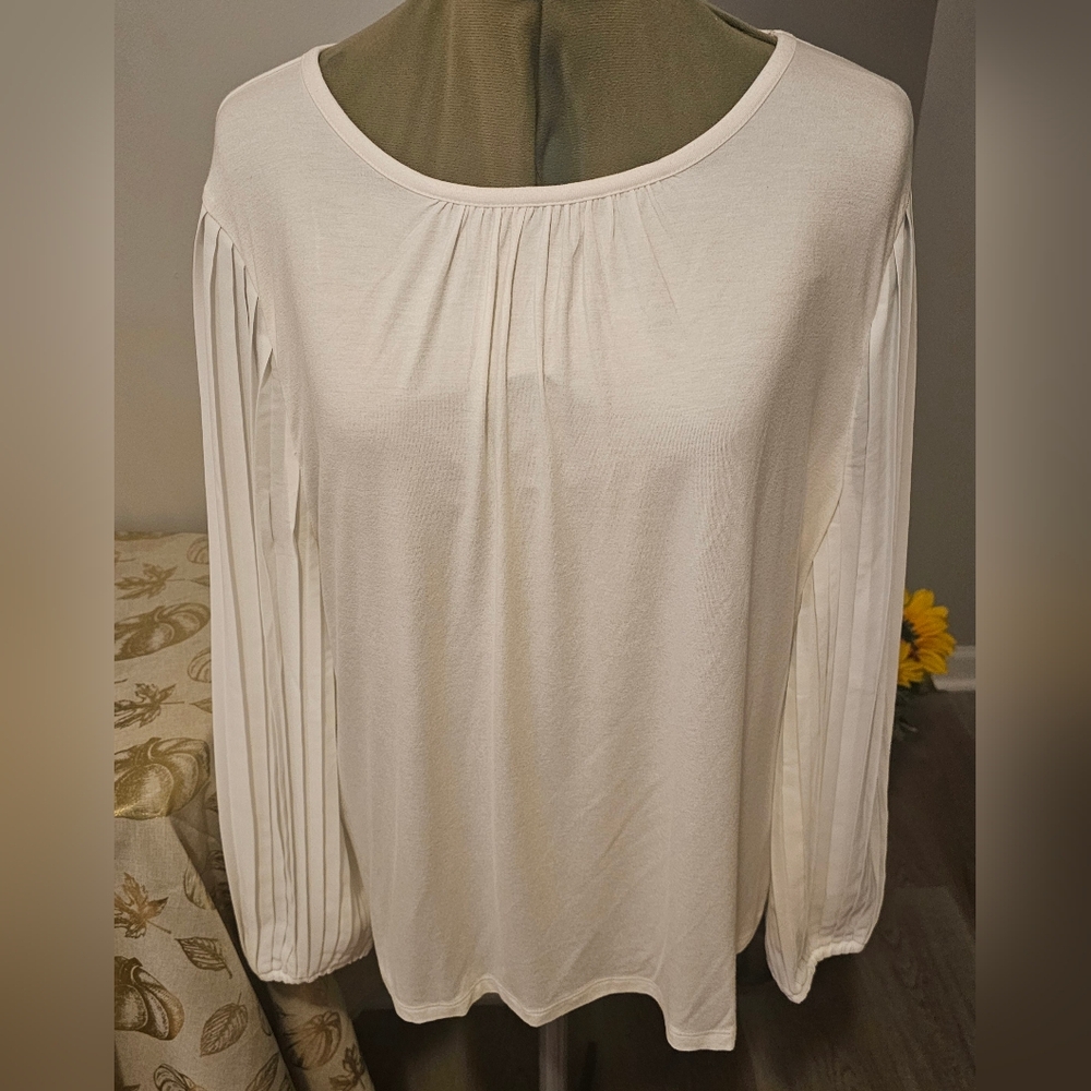NWT Talbots Elegant Cream Pleated Sleeve Top Sz PXL - Picture 3 of 16